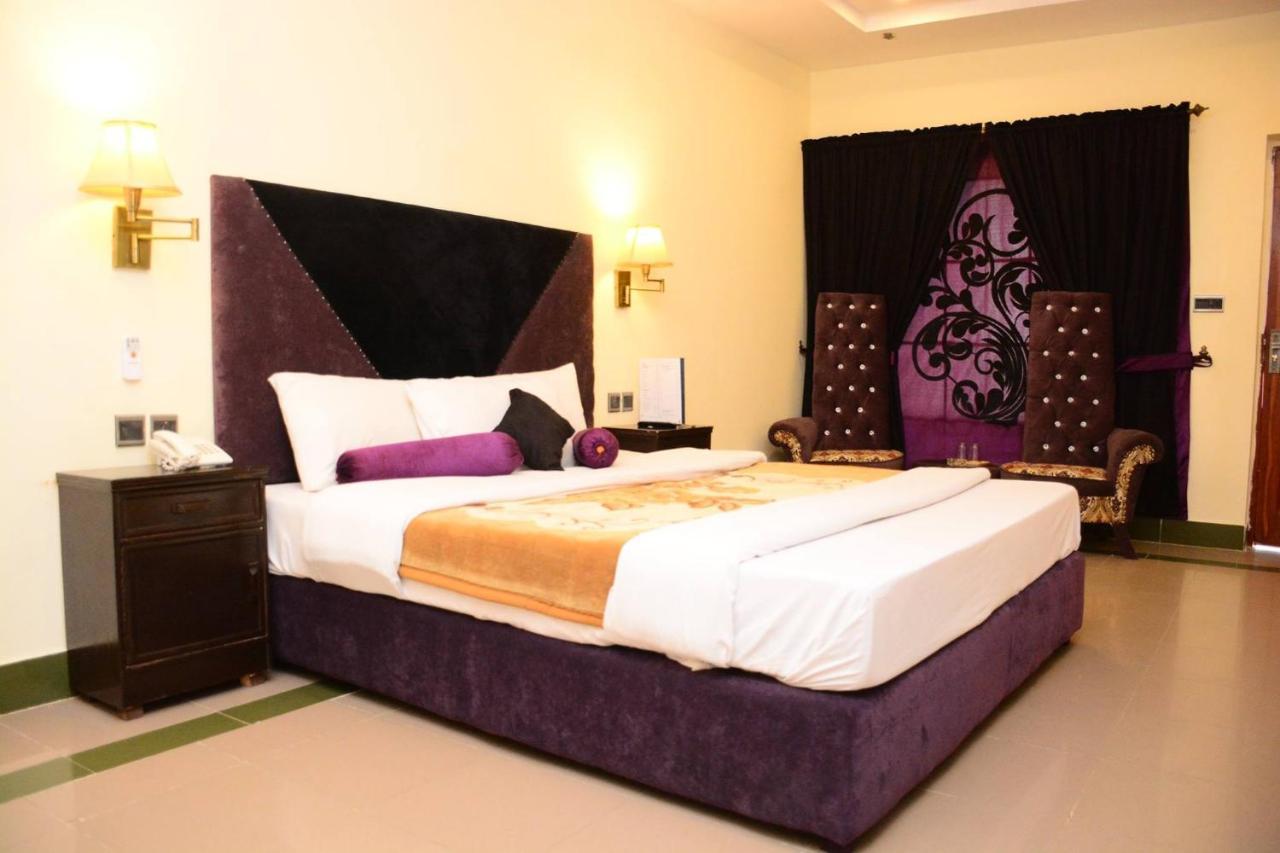 Hotel Move-N-Pick Murree Buitenkant foto