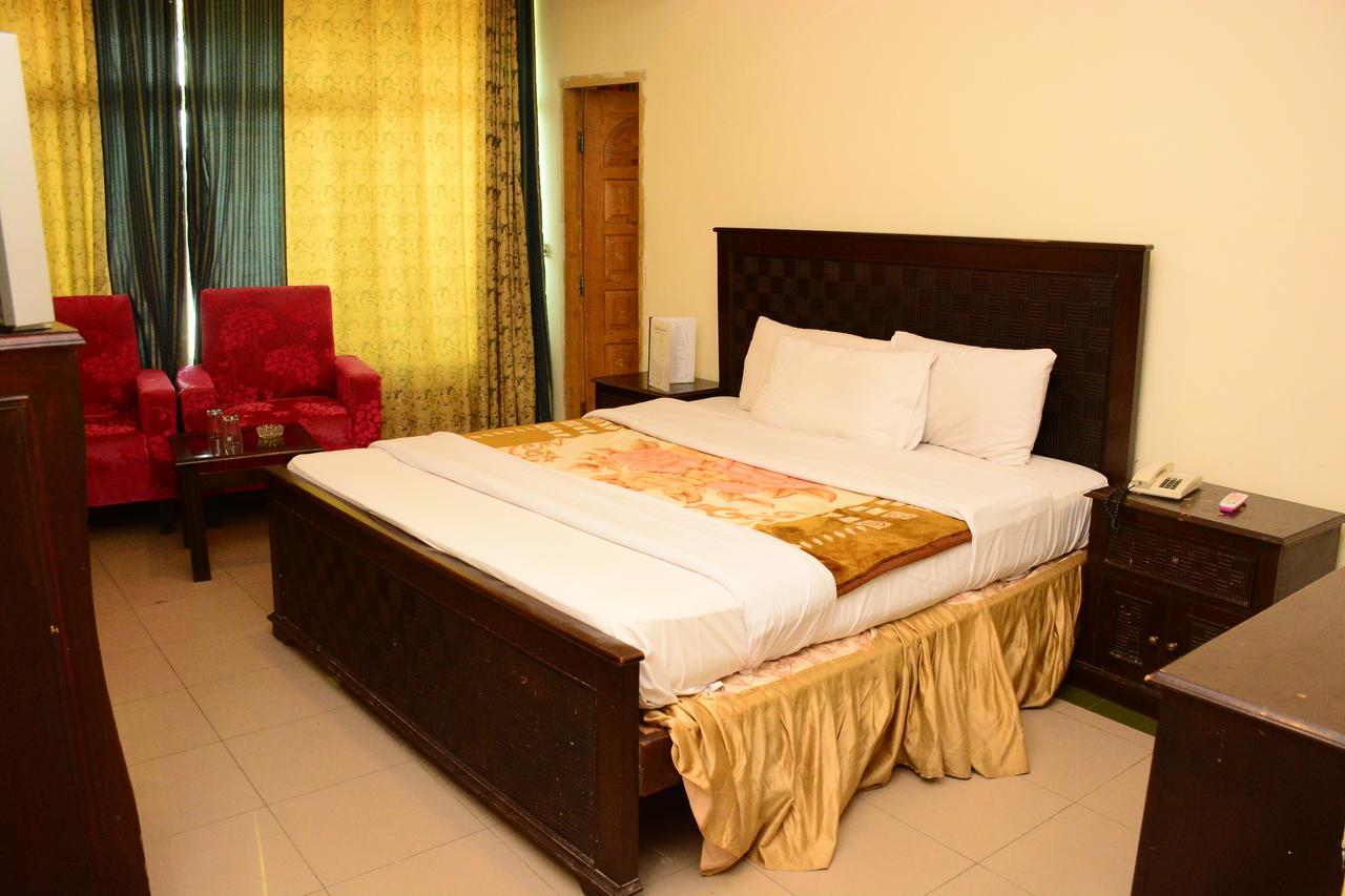 Hotel Move-N-Pick Murree Buitenkant foto
