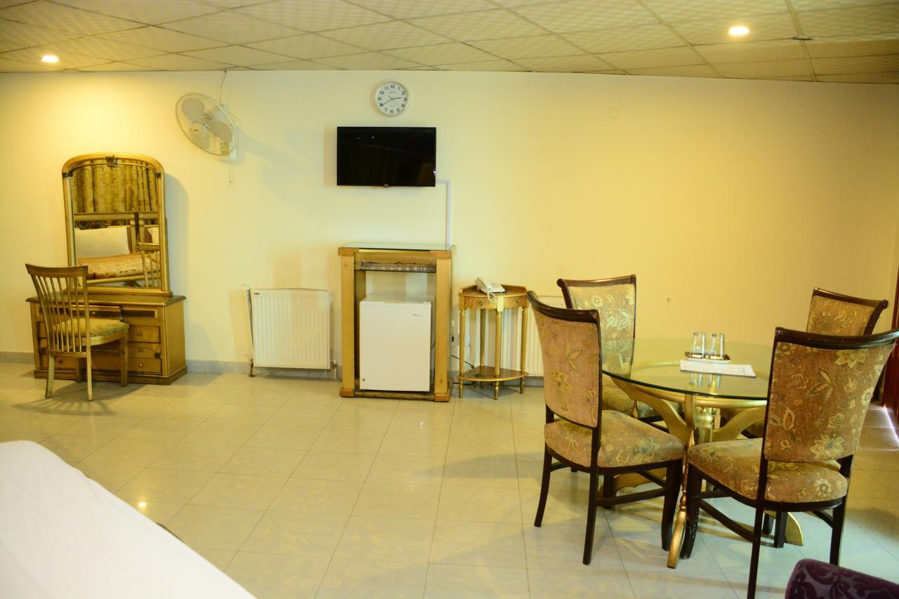 Hotel Move-N-Pick Murree Buitenkant foto