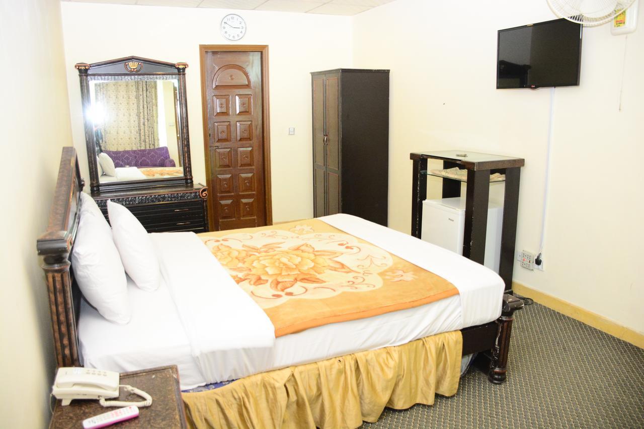 Hotel Move-N-Pick Murree Buitenkant foto