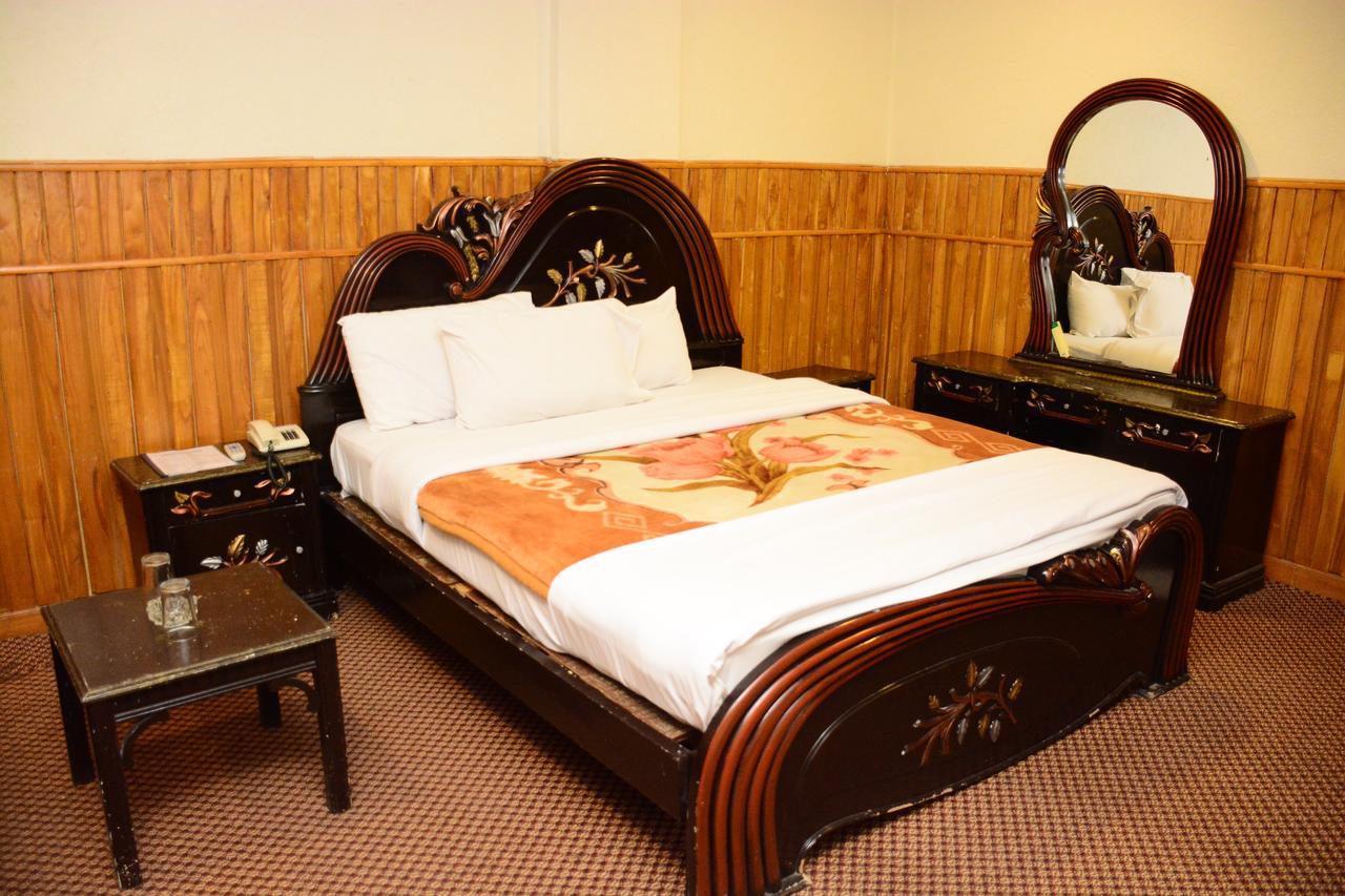 Hotel Move-N-Pick Murree Buitenkant foto