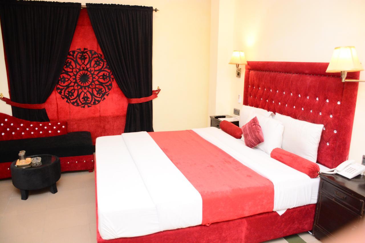 Hotel Move-N-Pick Murree Buitenkant foto