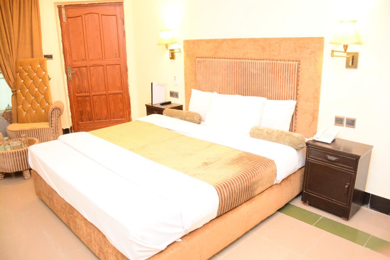 Hotel Move-N-Pick Murree Buitenkant foto