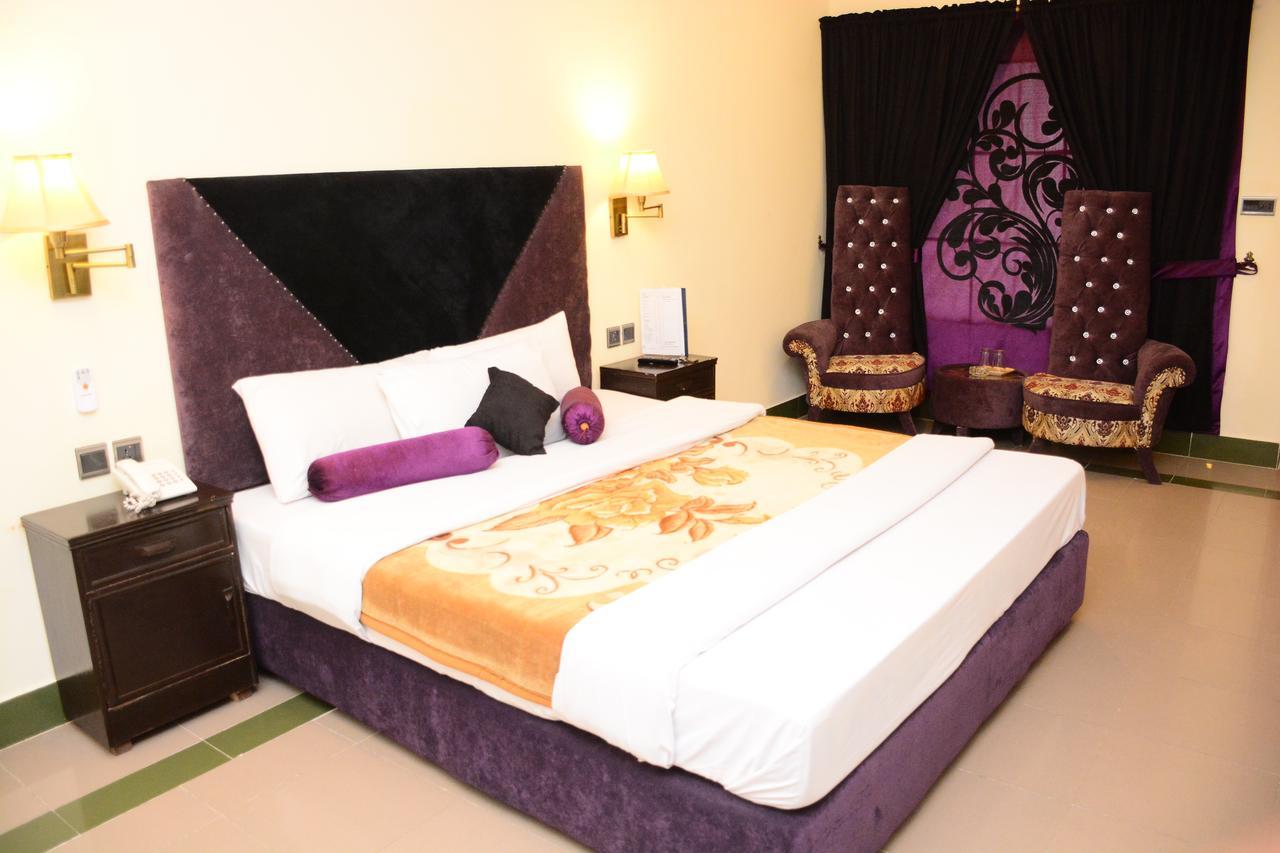 Hotel Move-N-Pick Murree Buitenkant foto